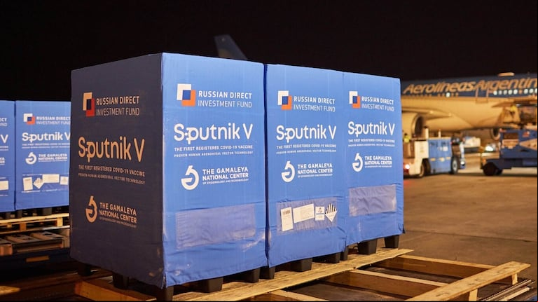 Uno de los lotes de vacunas Sputnik V que llegaron a la Argentina (Foto: NA).