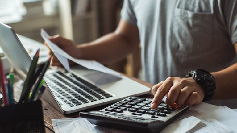 Uno por uno, todos los aumentos que llegan en noviembre 2024. (Foto: Adobe Stock)