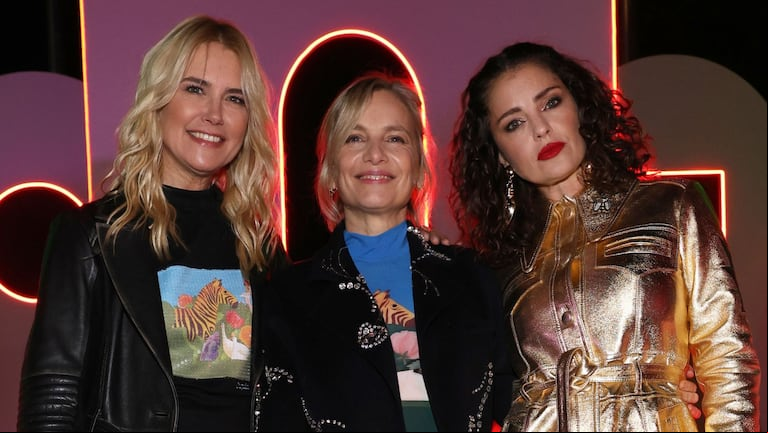 Valeria Mazza y Dolores Fonzi junto a Jazmín Chebar celebrando la alianza con Edgardo Giménez.  (Foto: Jazmín Chebar/Grupo Mass)