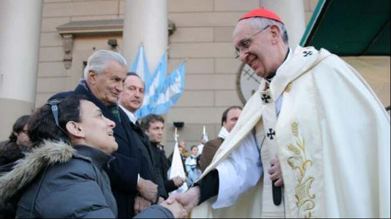 VIEJOS TIEMPOS. Cuando Gabriela Michetti y Jorge Bergoglio se cruzaban en Buenos Aires.