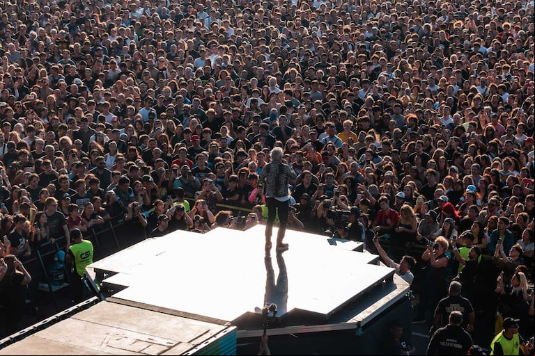 Virus durante la tarde del Quilmes Rock 2025 (Foto: prensa Quilmes Rock / @cuinocuino).