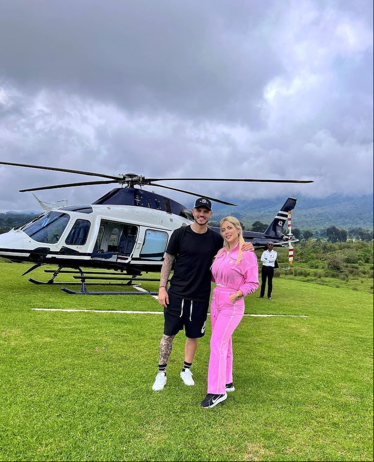 Wanda Nara, de rosa, de viaje por Ruanda. (Foto: Instagram/@wanda_nara)