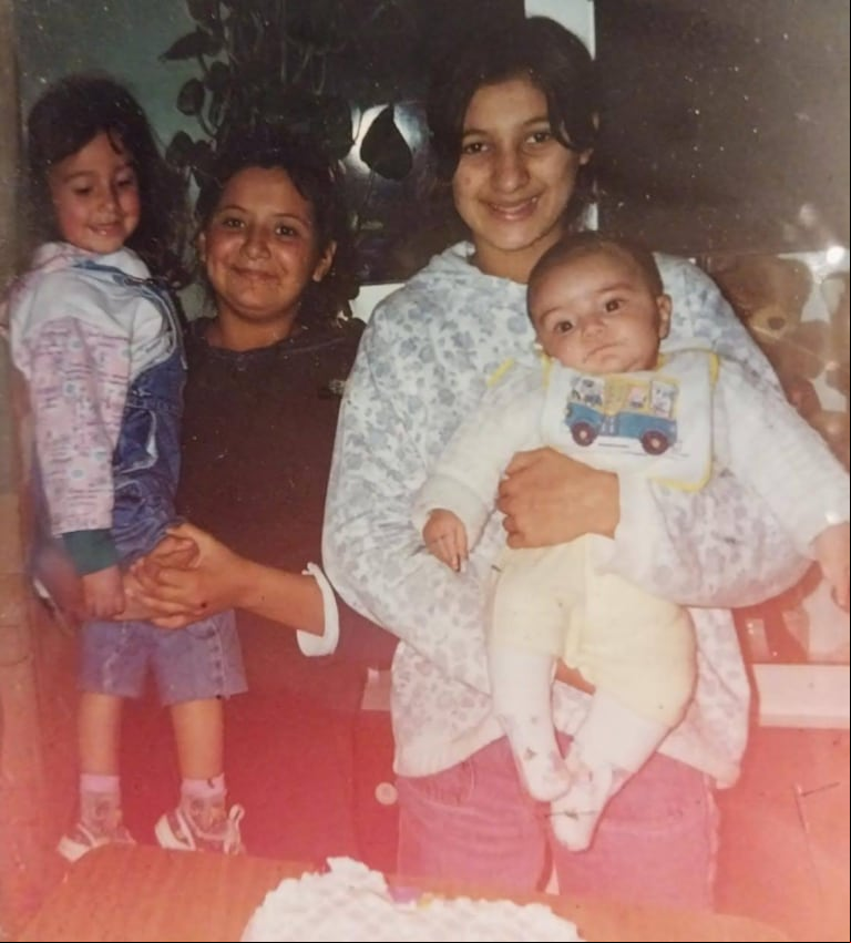 Yamila Cuello con sus tres hermanos, Soledad, Karen y Nahuel. (Foto: gentileza Soledad Cuello).