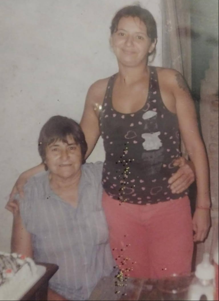 Yamila junto a su abuela, Eulalia. (Foto: gentileza Soledad Cuello).